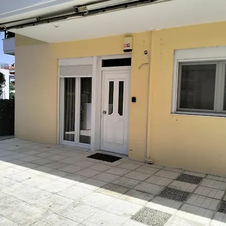 Savvas Luxury * Peraía